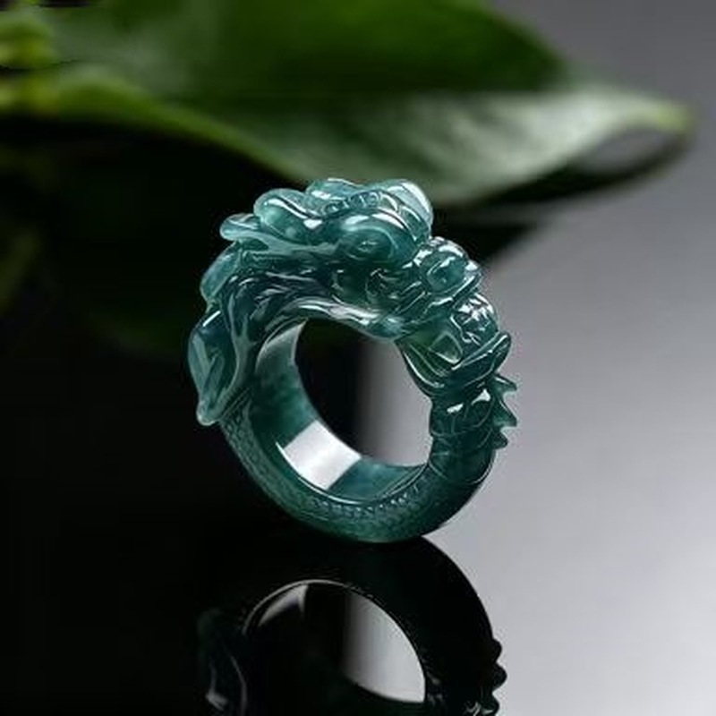 Jadeit-Ring der Güteklasse A m – Rings Bewertung und Preis