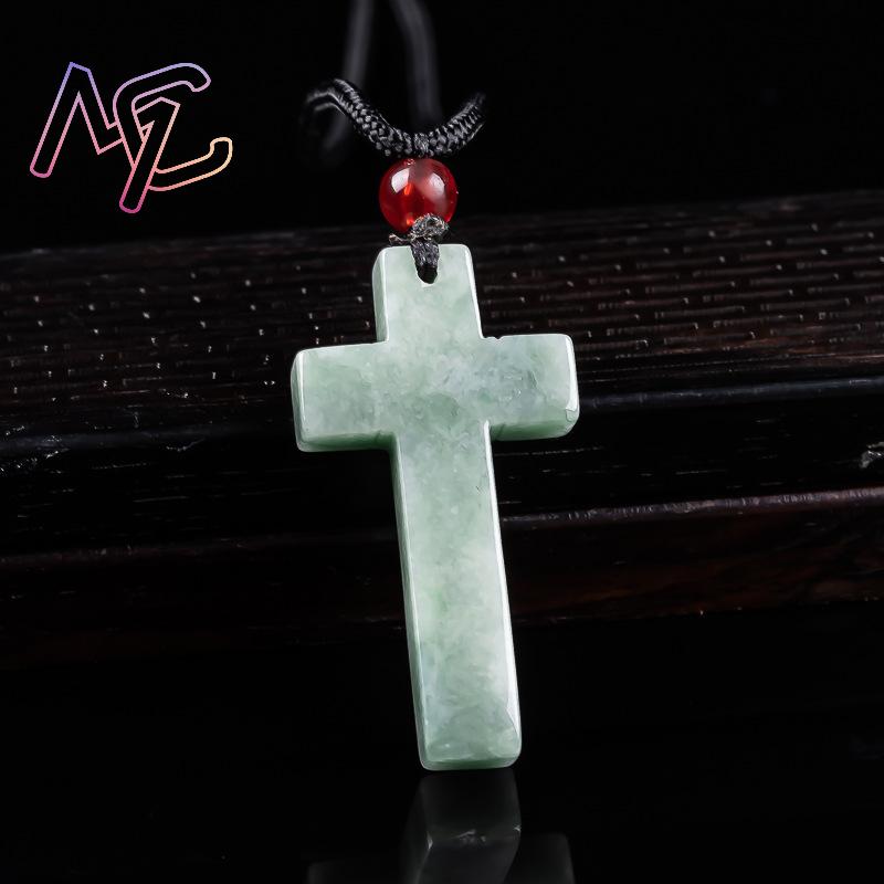 Myanmar Jadeit Kreuz Anhänger  – Necklaces Bewertung und Preis
