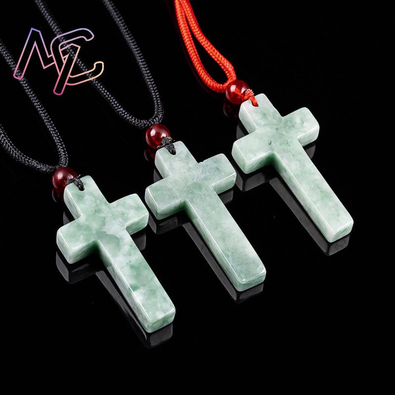 Myanmar Jadeit Kreuz Anhänger  – Necklaces Bewertung und Preis