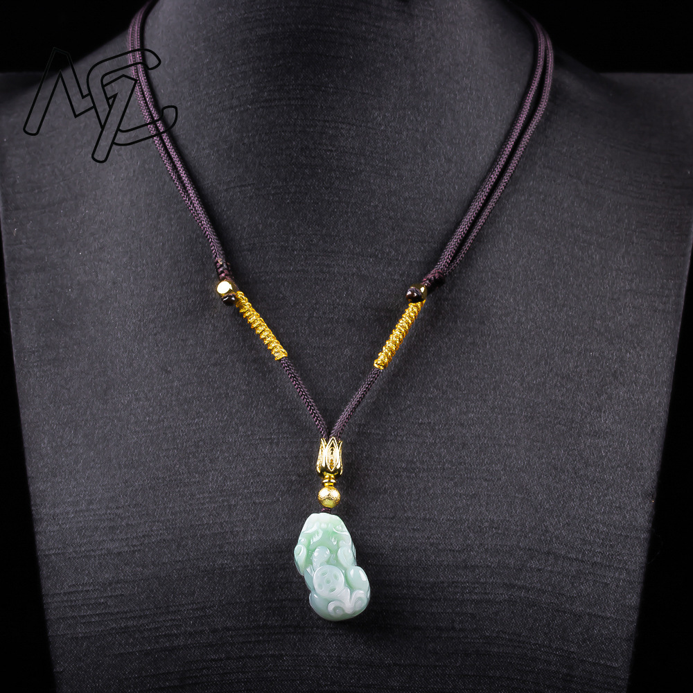 Natürliche burmesische A Emera – Necklaces Bewertung und Preis