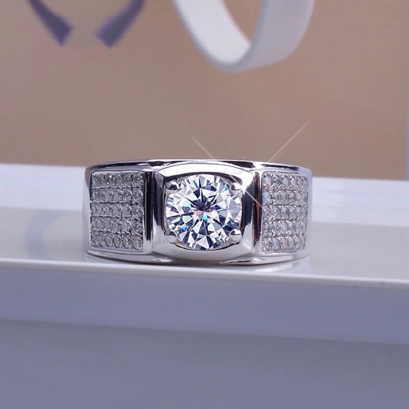 Neuer vierklaueniger Simulatio – Moissanite Engagement Ring 1 Carat Bewertung und Preis