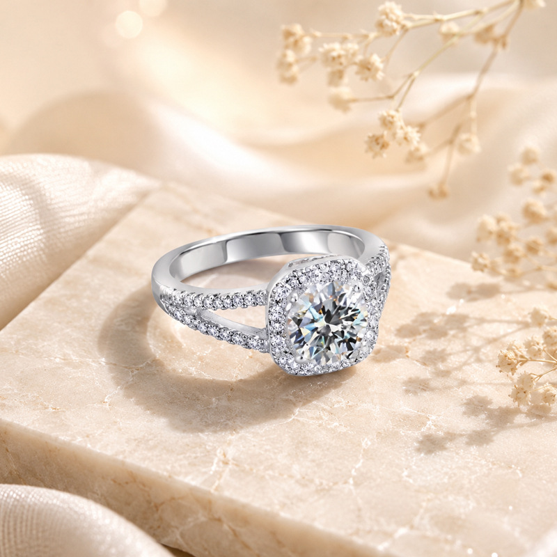 Heiß begehrter 100% S925 Silbe – Moissanite Engagement Ring 1 Carat Bewertung und Preis