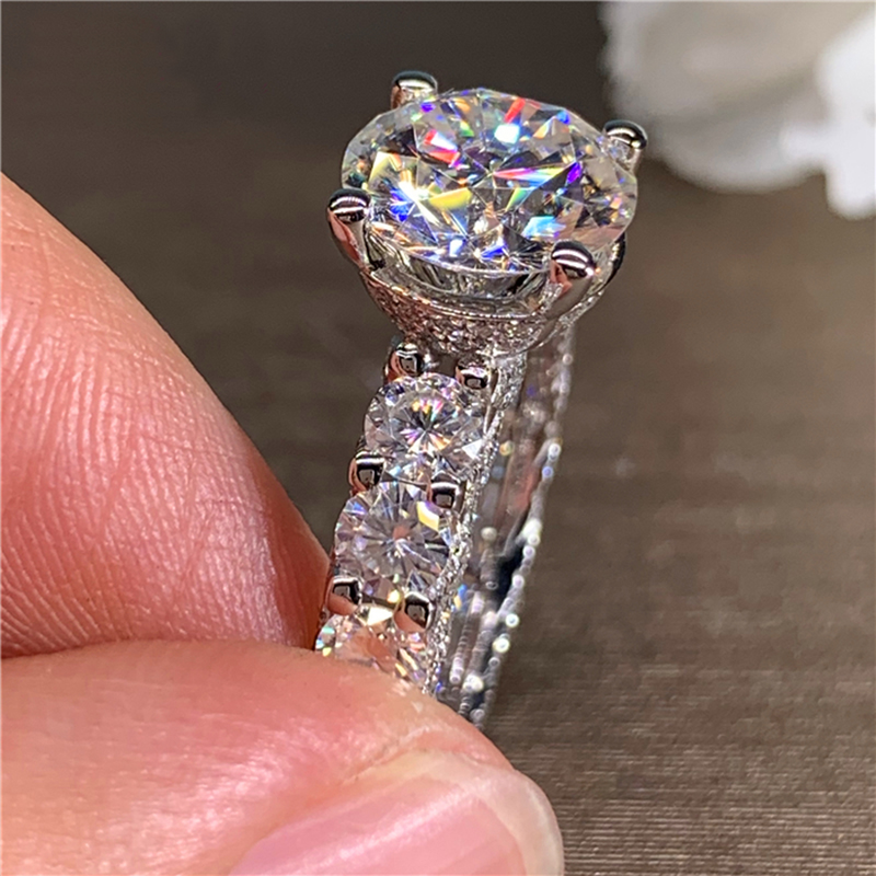 Maßgefertigter Massiver 18K Au – Moissanite Engagement Ring 1 Carat Bewertung und Preis