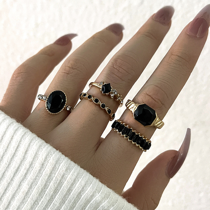 Retro-Ringset mit schwarzen Kr – Vintage Punk Knuckle Rings Set Bewertung und Preis